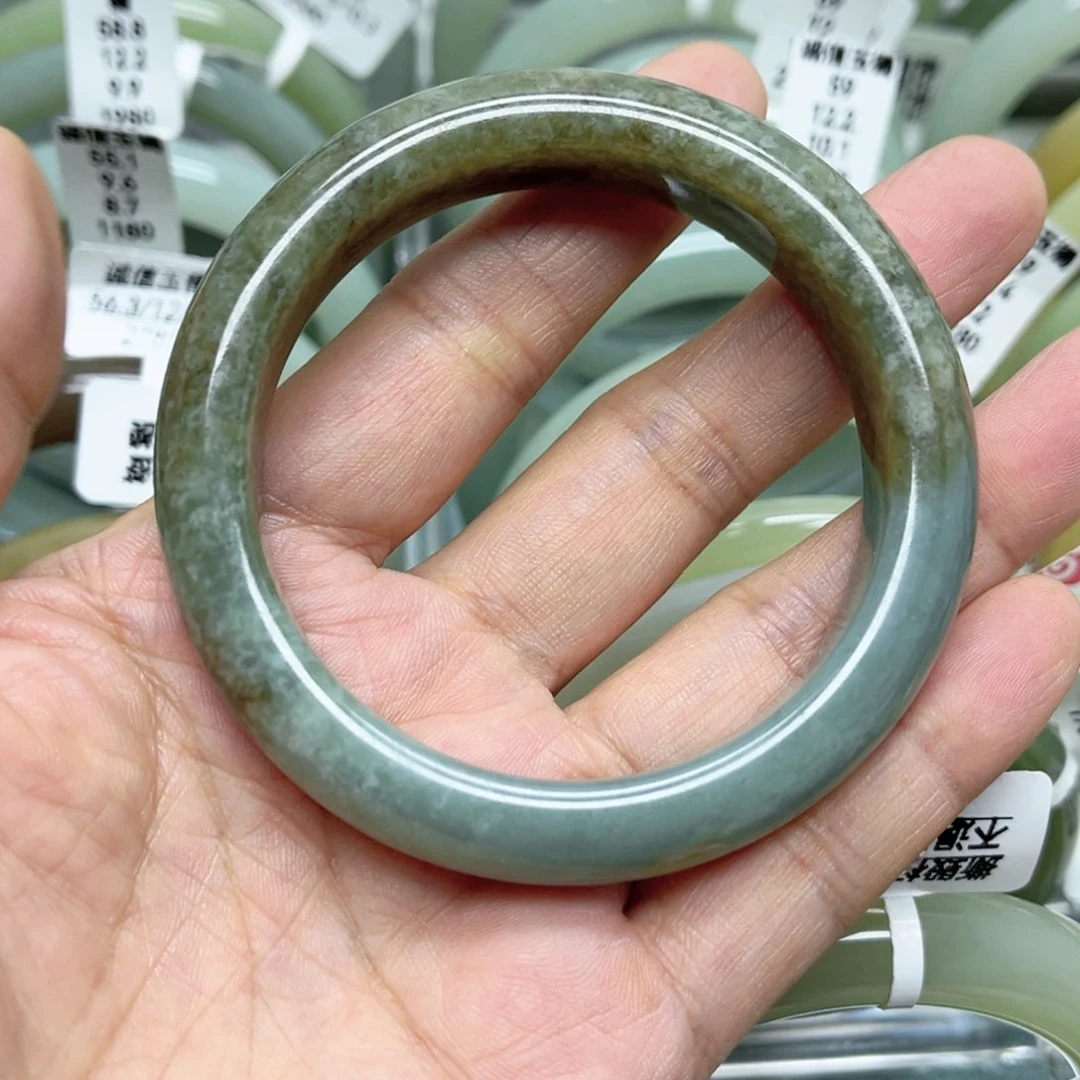 未镶嵌手镯和田玉（糖玉）