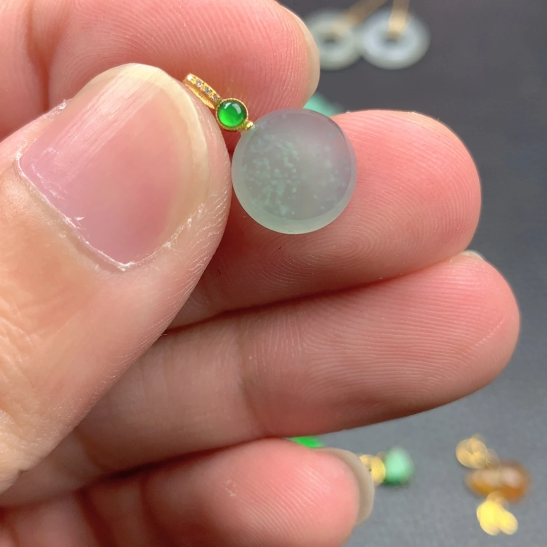 【闪购商品】颈饰18K金镶嵌翡翠翡翠