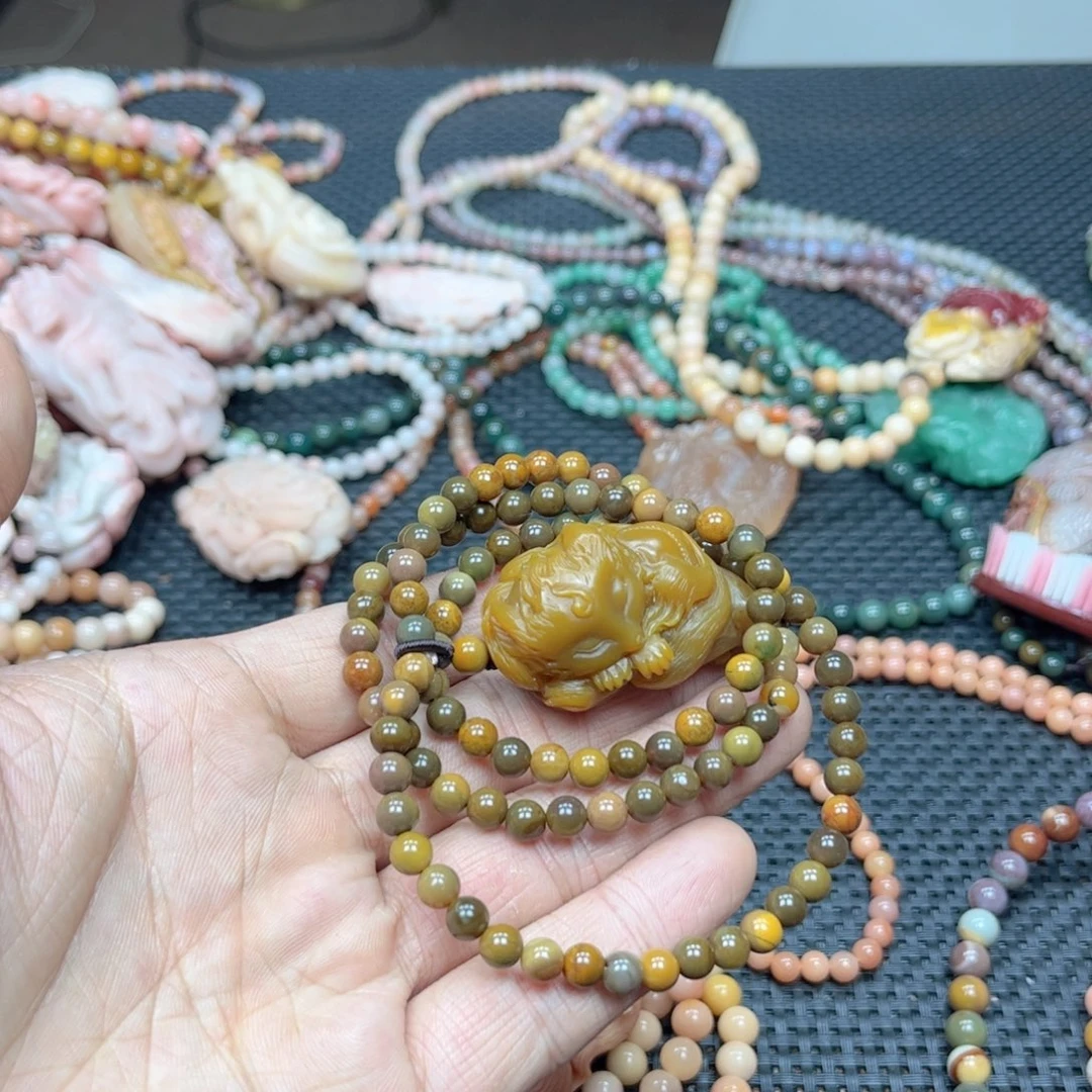 石英质玉颈饰未镶嵌若*ツ