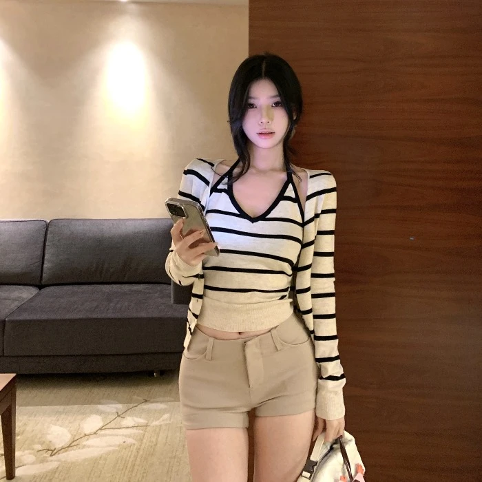 撞色条纹修身长袖针织开衫女秋季穿搭套装气质吊带背心上衣三件套