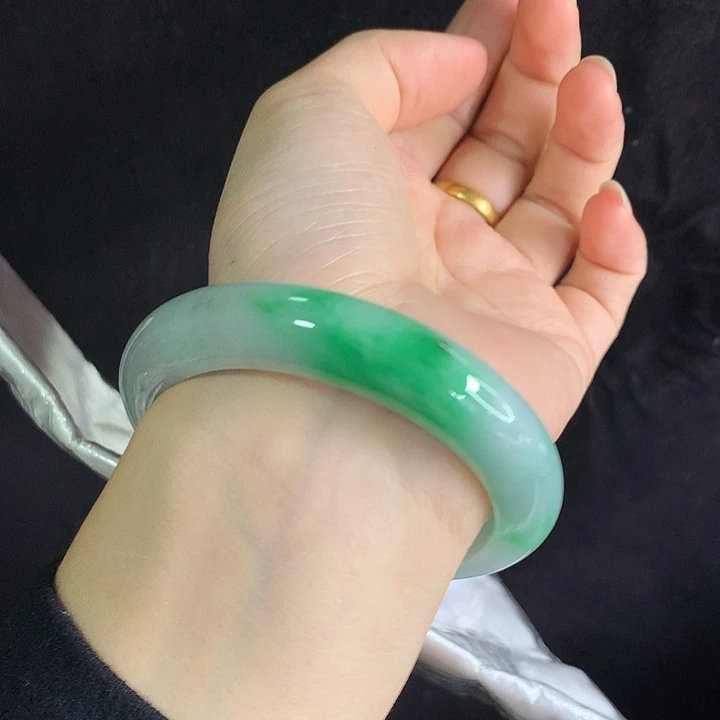 翡翠未镶嵌手镯55圈2016