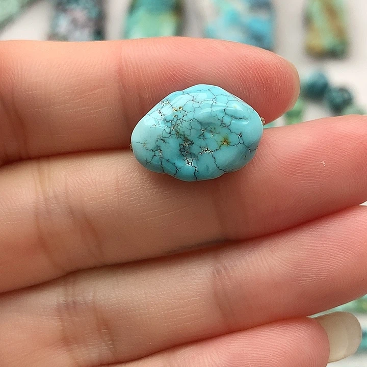 绿松石未镶嵌原矿