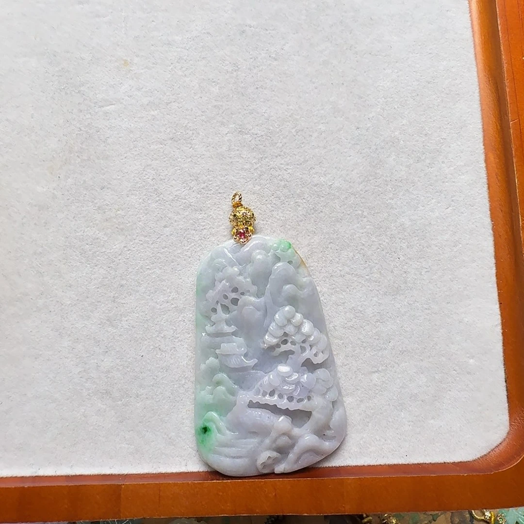 翡翠未镶嵌吊坠(赠链)