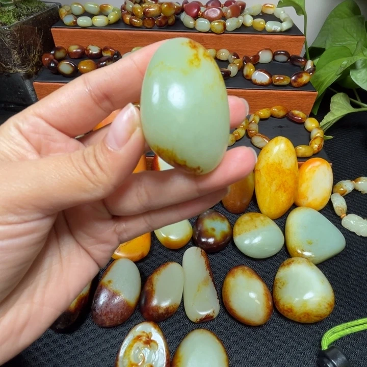 七***宿和田玉未镶嵌颈饰