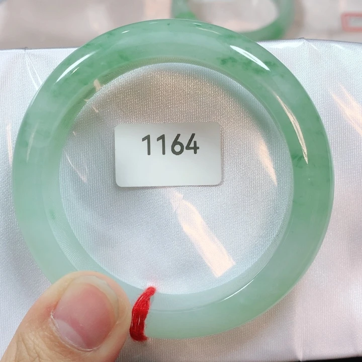 翡翠手镯未镶嵌天然翡翠手镯02