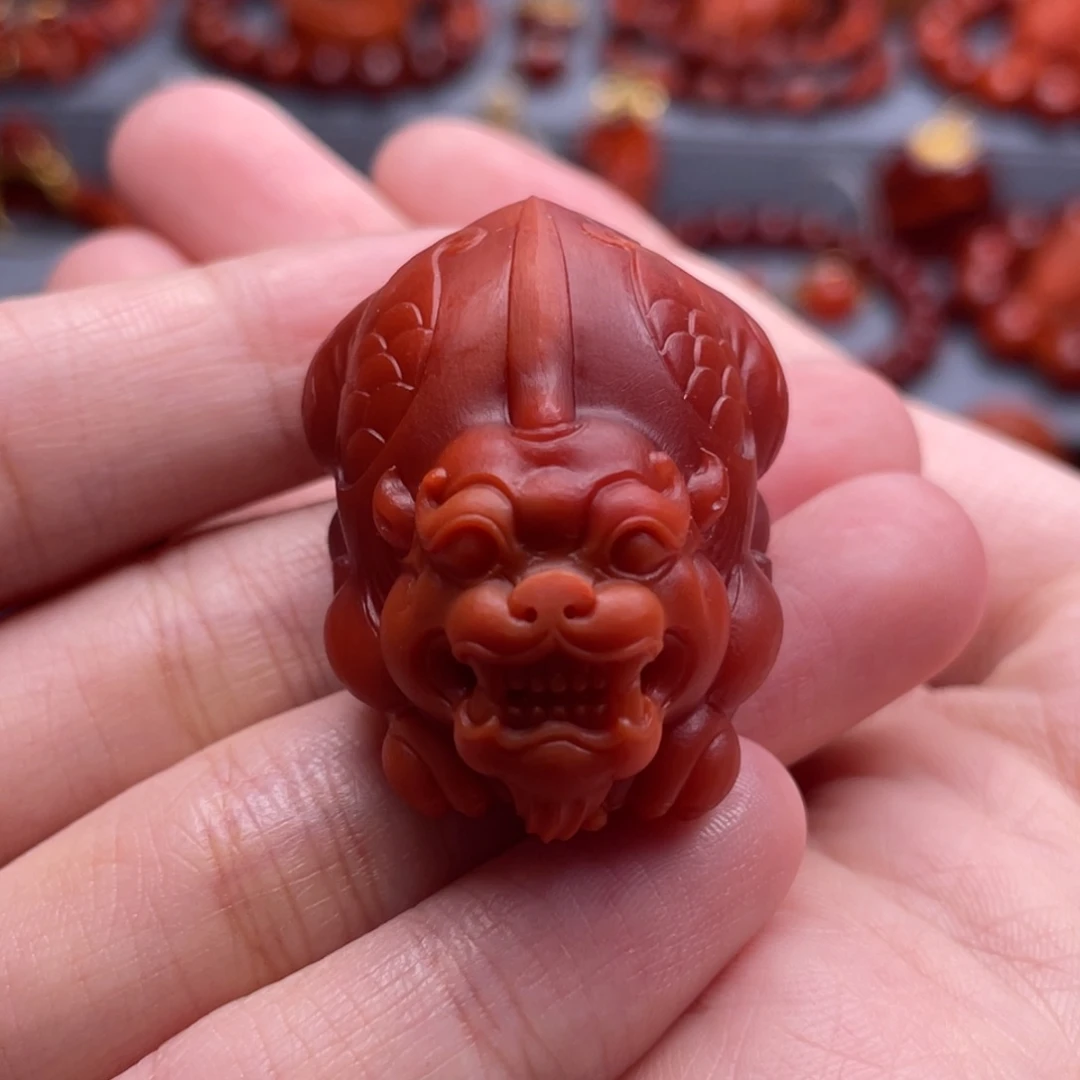 南红玛瑙未镶嵌珠宝奇石貔貅吊坠