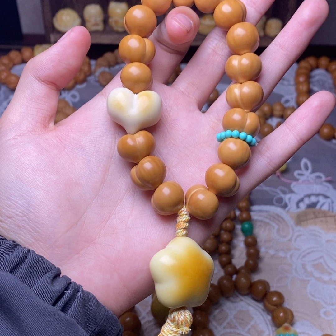 猴头核桃把件屁桃