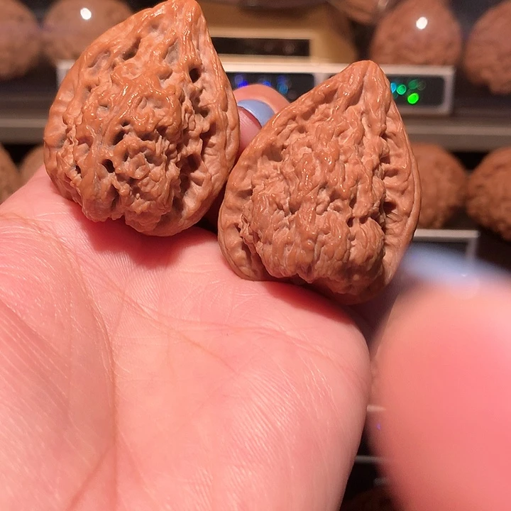 素*?文玩核桃把件塔尖