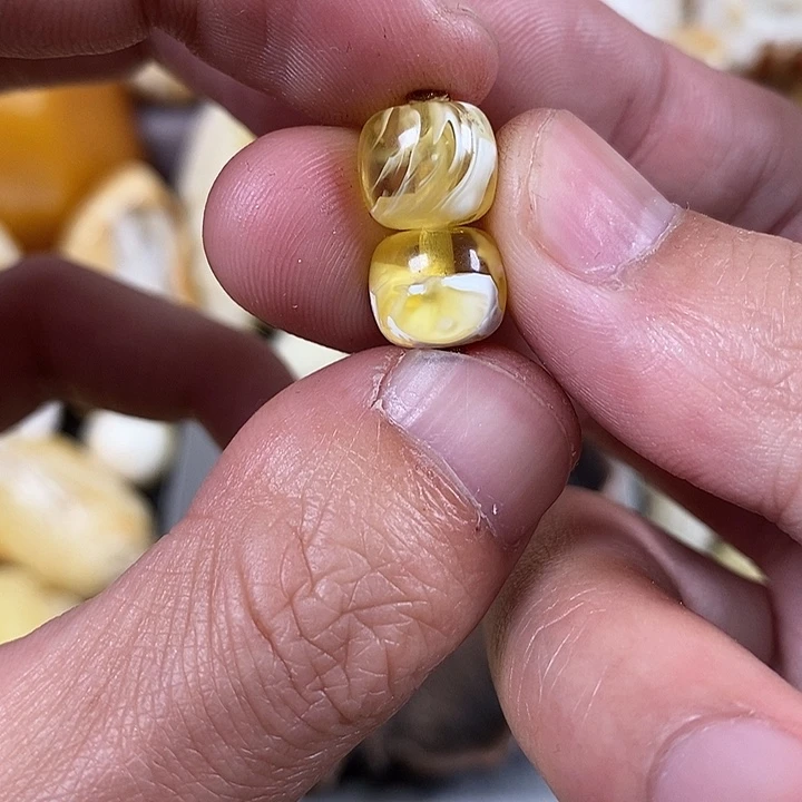 琥珀裸石未镶嵌我
