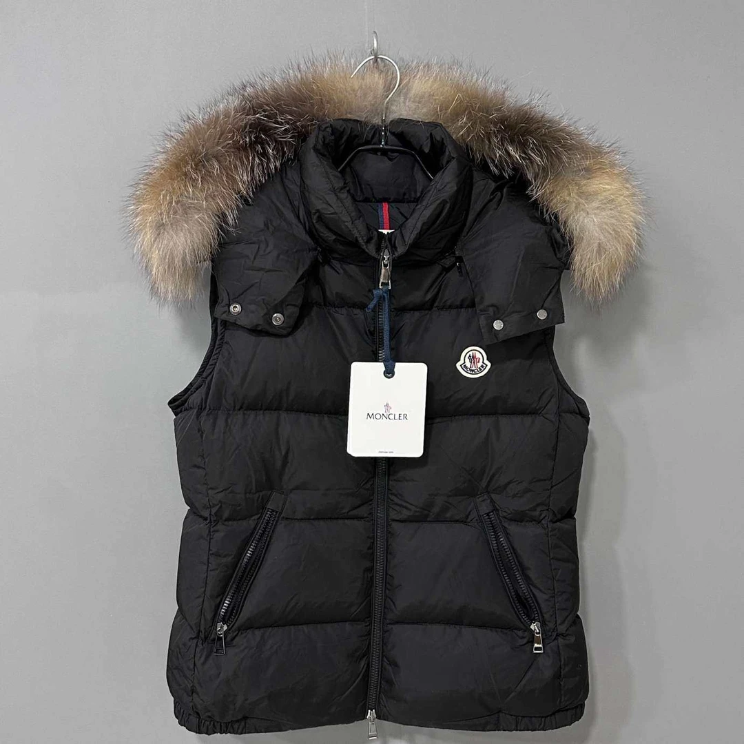 未使用 MONCLER 黑色连帽毛领马甲羽绒服/3码/87840
