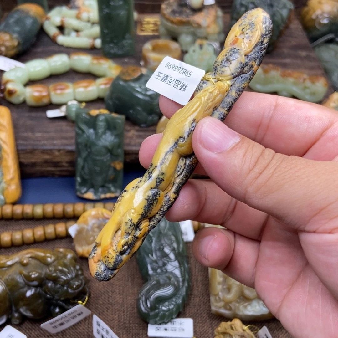 6***0岫岩河磨玉（透闪石质玉）未镶嵌珠宝奇石