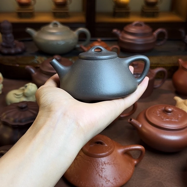 月***年茶壶紫砂子冶石瓢，天青泥