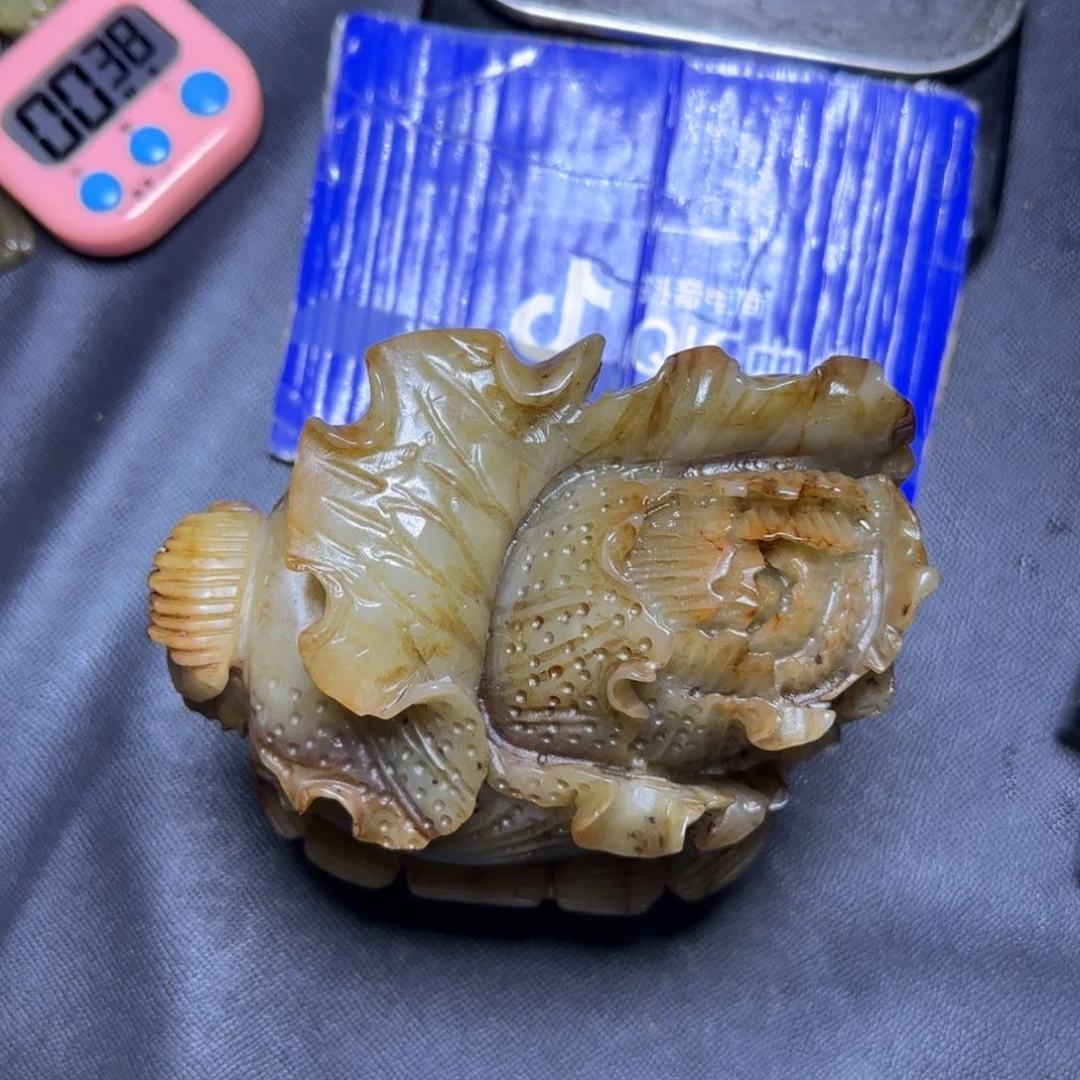 葛***板和田玉未镶嵌摆件