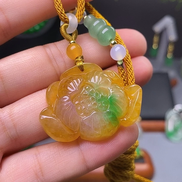 吊坠(赠链)未镶嵌翡翠