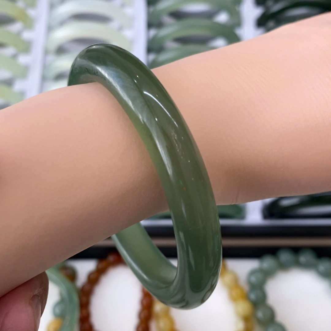 小***果蛇纹石玉未镶嵌手镯