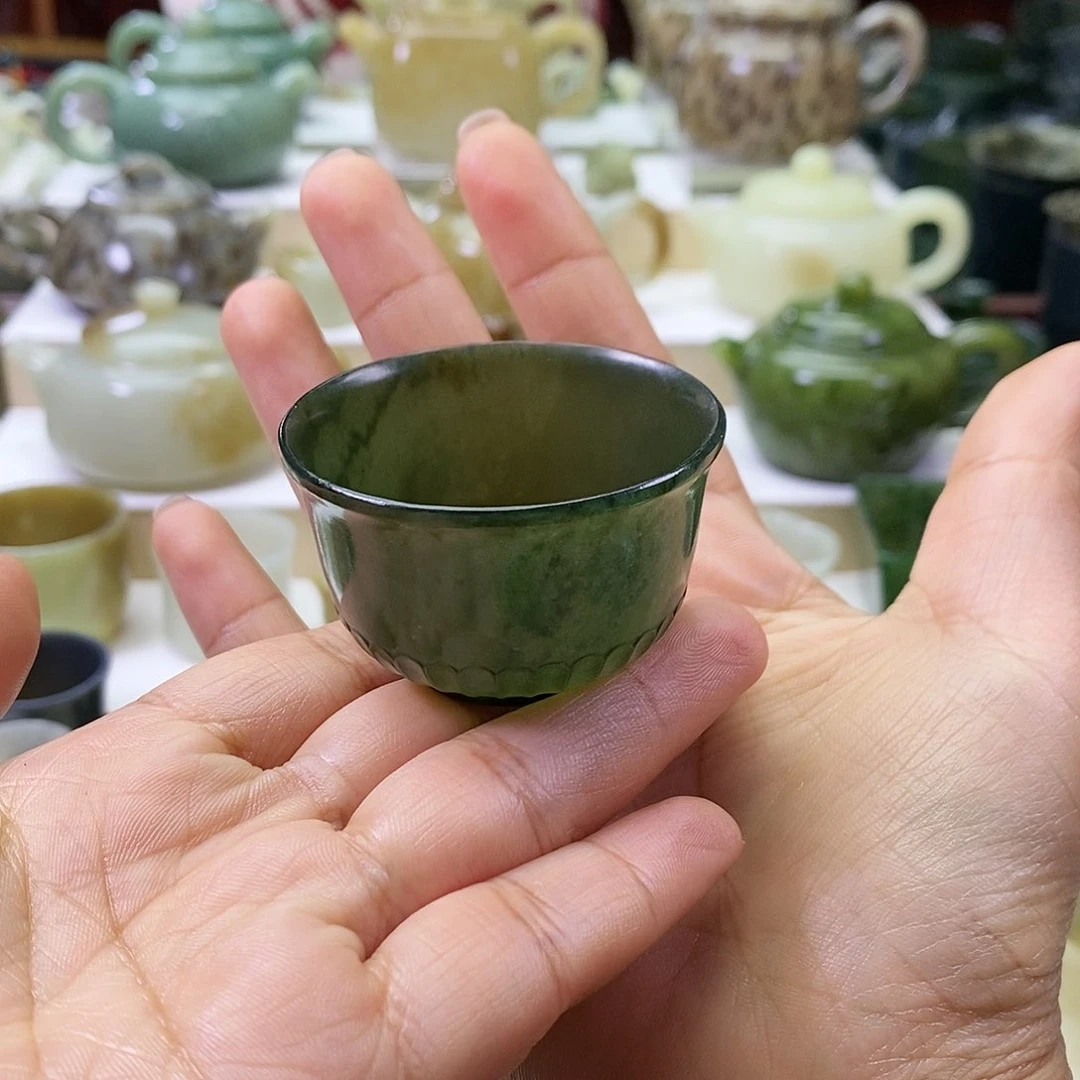 和田玉茶杯未镶嵌