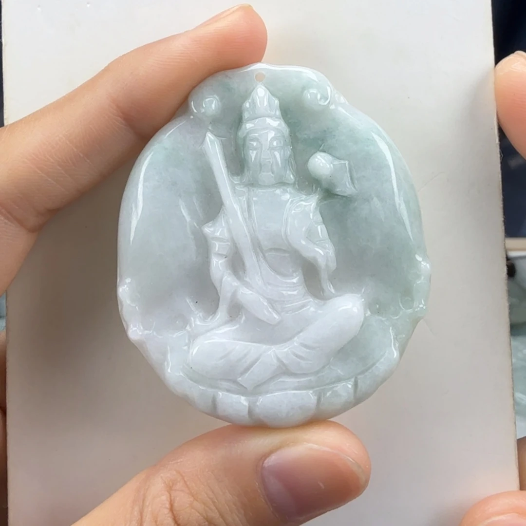 翡翠挂件未镶嵌翡翠