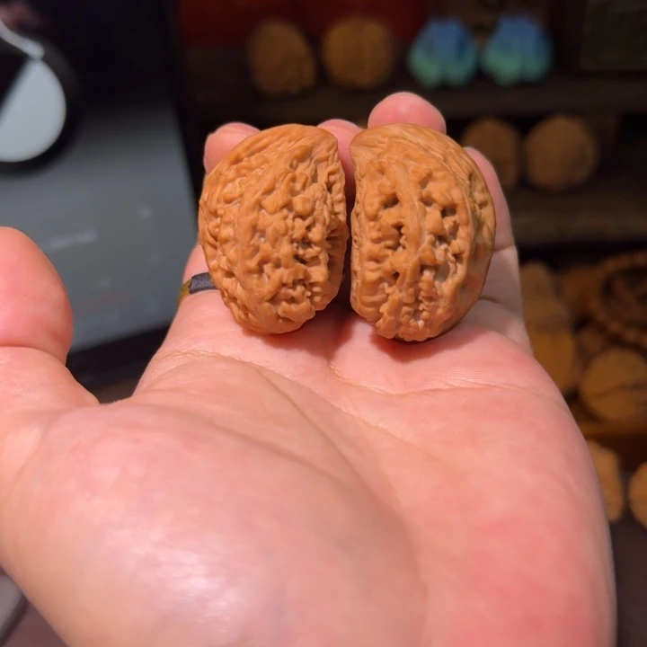 文玩核桃吊坠全品蚂蚁王