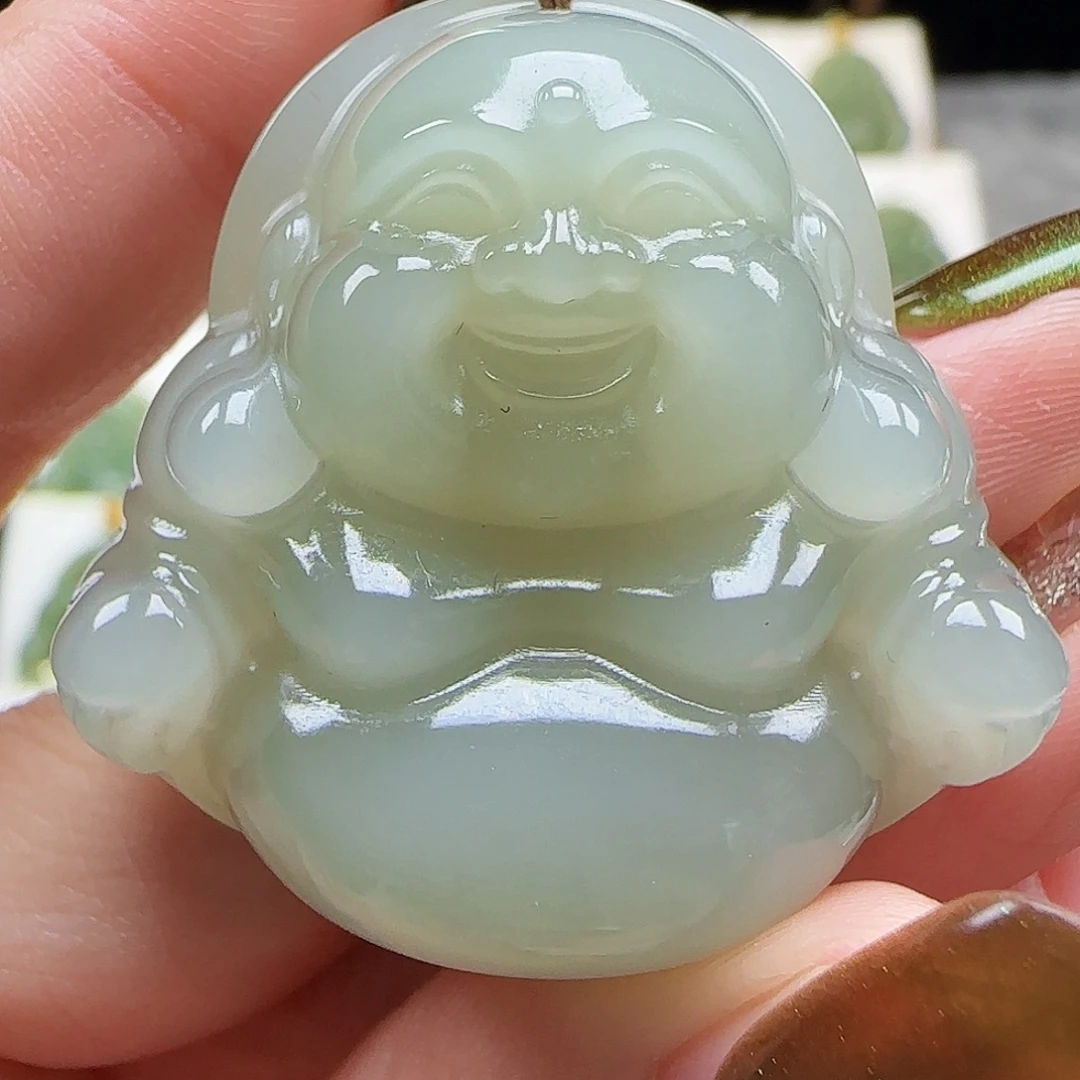 和田玉未镶嵌吊坠(赠链)
