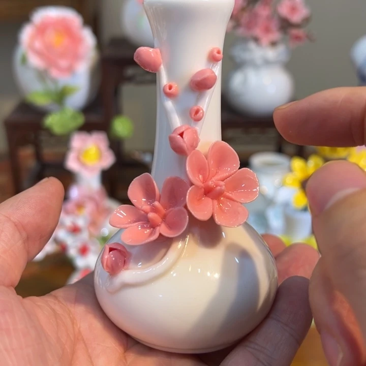 手工精致陶瓷摆件