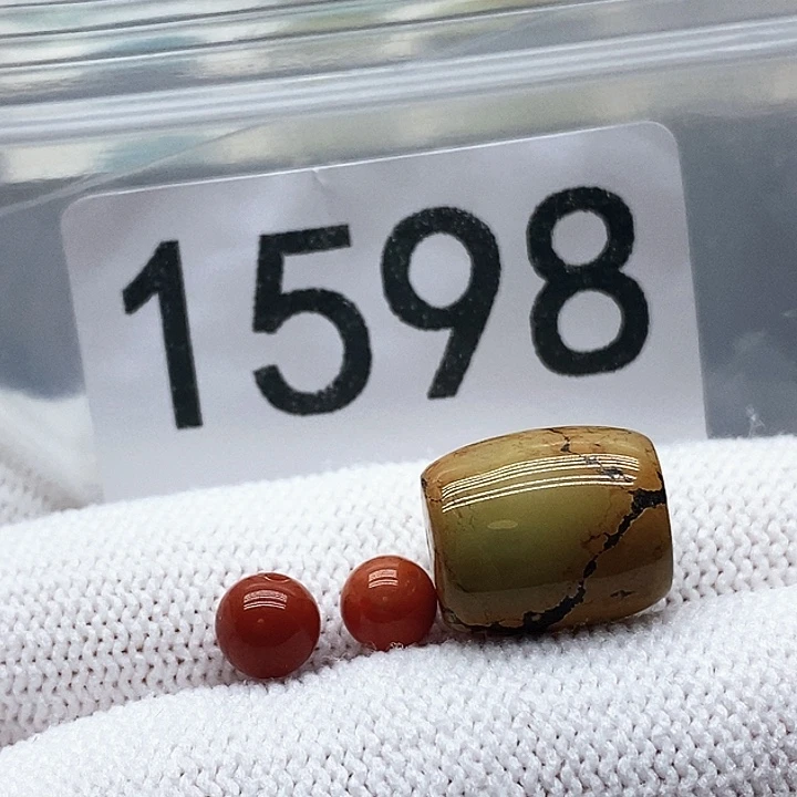 南红玛瑙未镶嵌颈饰