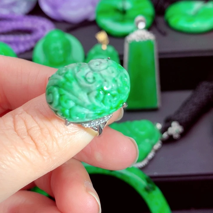 翡翠未镶嵌吊坠(不含链)