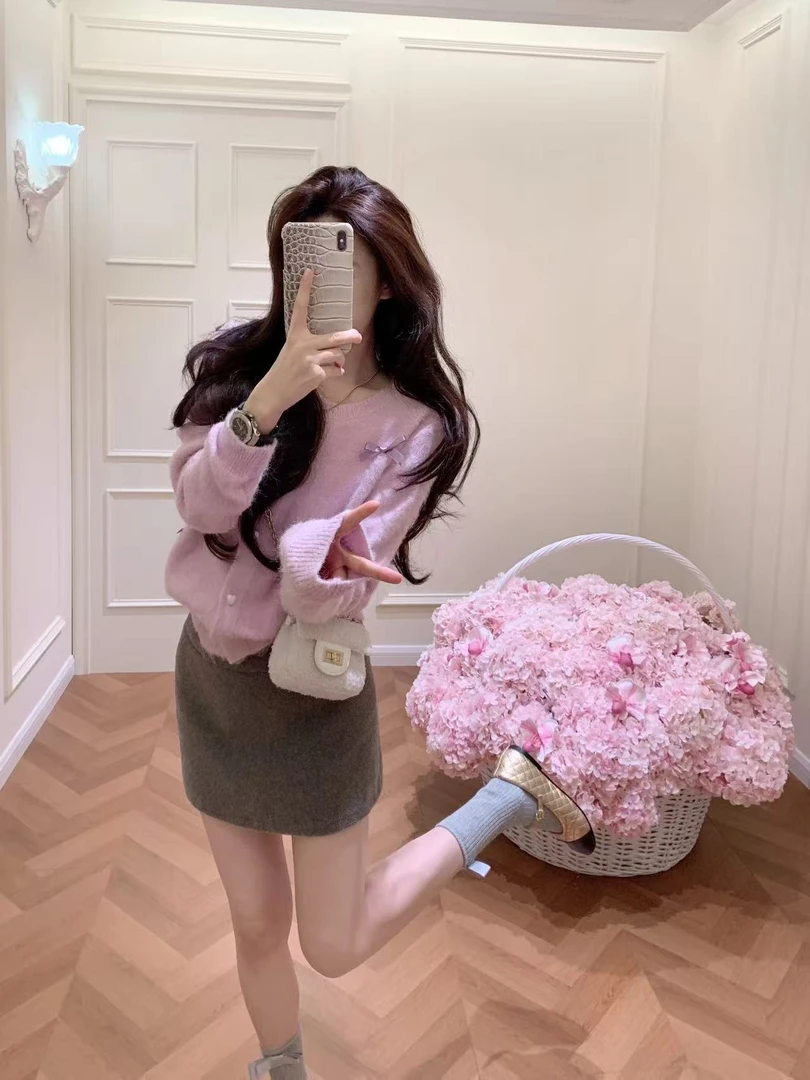 2025秋季新款洋气减龄甜美风蝴蝶结针织衫巨好看的a字短裙两件套