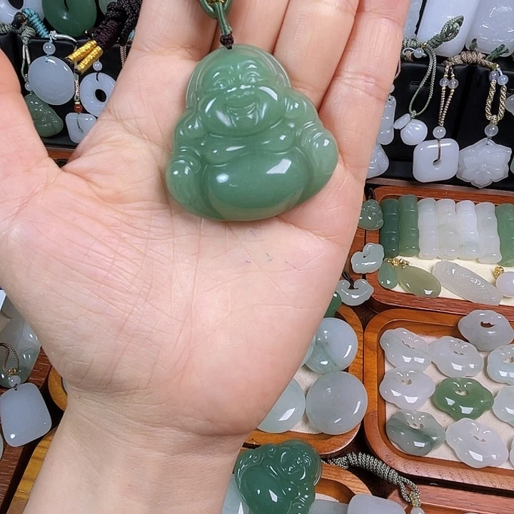 石英质玉未镶嵌颈饰