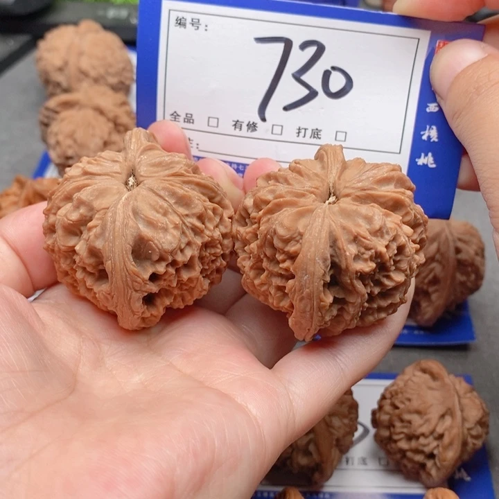 把件桃核?**呢44南疆石730号牌