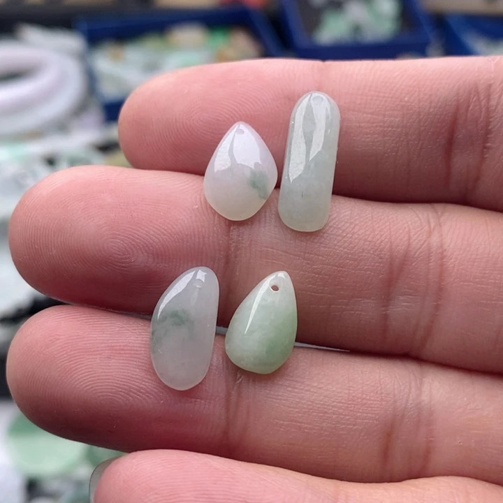 珠***珠翡翠未镶嵌吊坠(不含链)