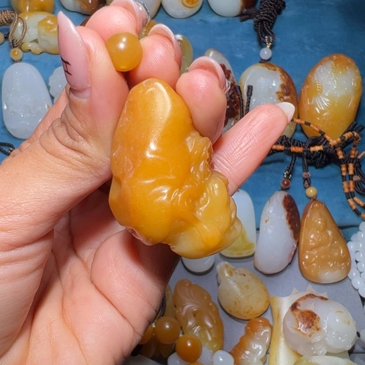 开***乐和田玉未镶嵌颈饰