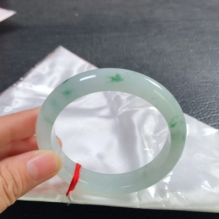 翡翠未镶嵌手镯57圈