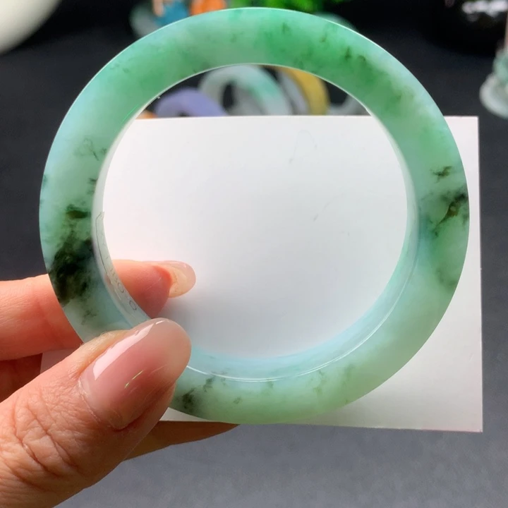 定制翡翠未镶嵌镯子