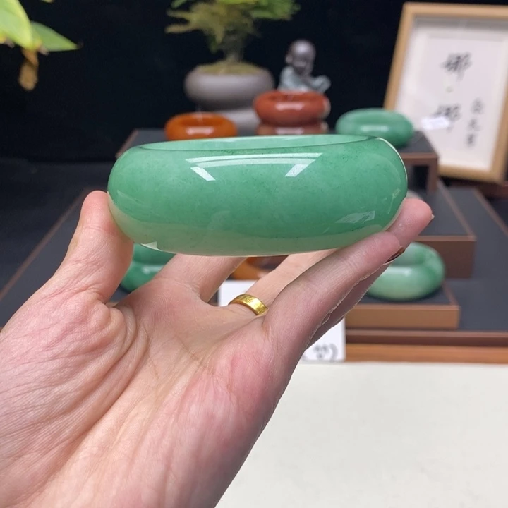 u***利石英质玉未镶嵌佘