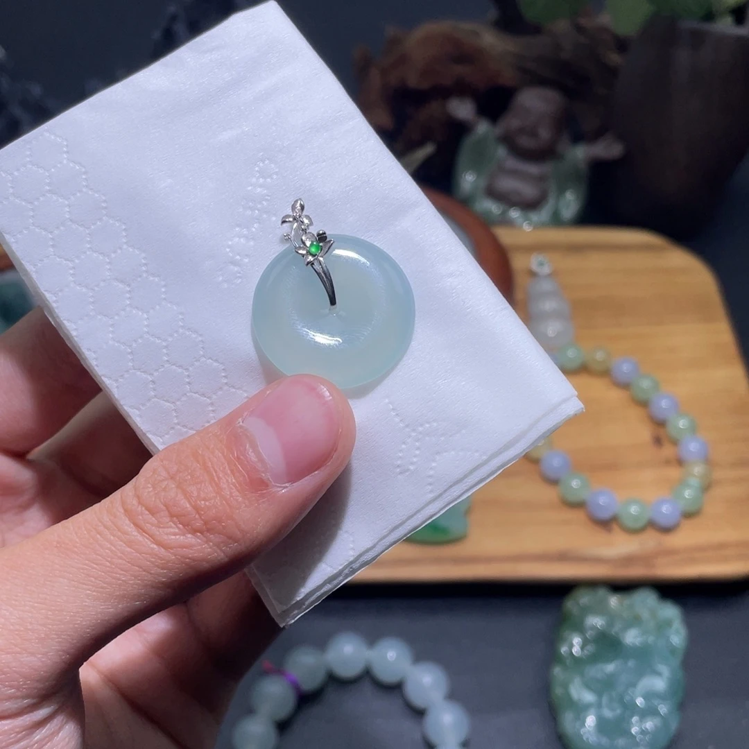 酸***️定制翡翠18K金镶嵌吊坠