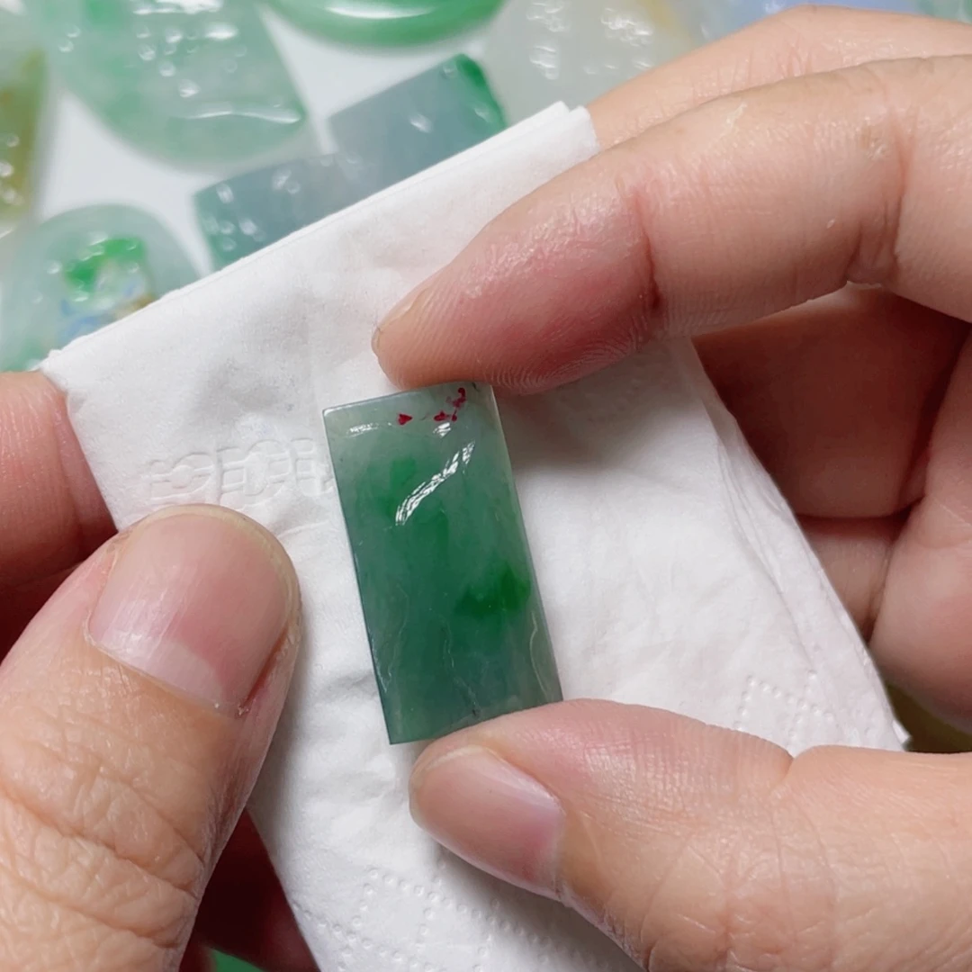 定制翡翠未镶嵌反**妹随行