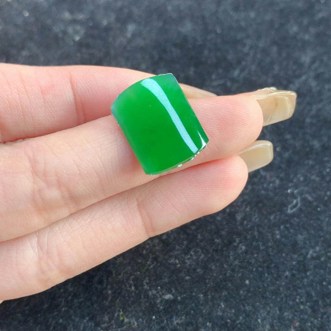 翡翠裸石16.57/13/3.38