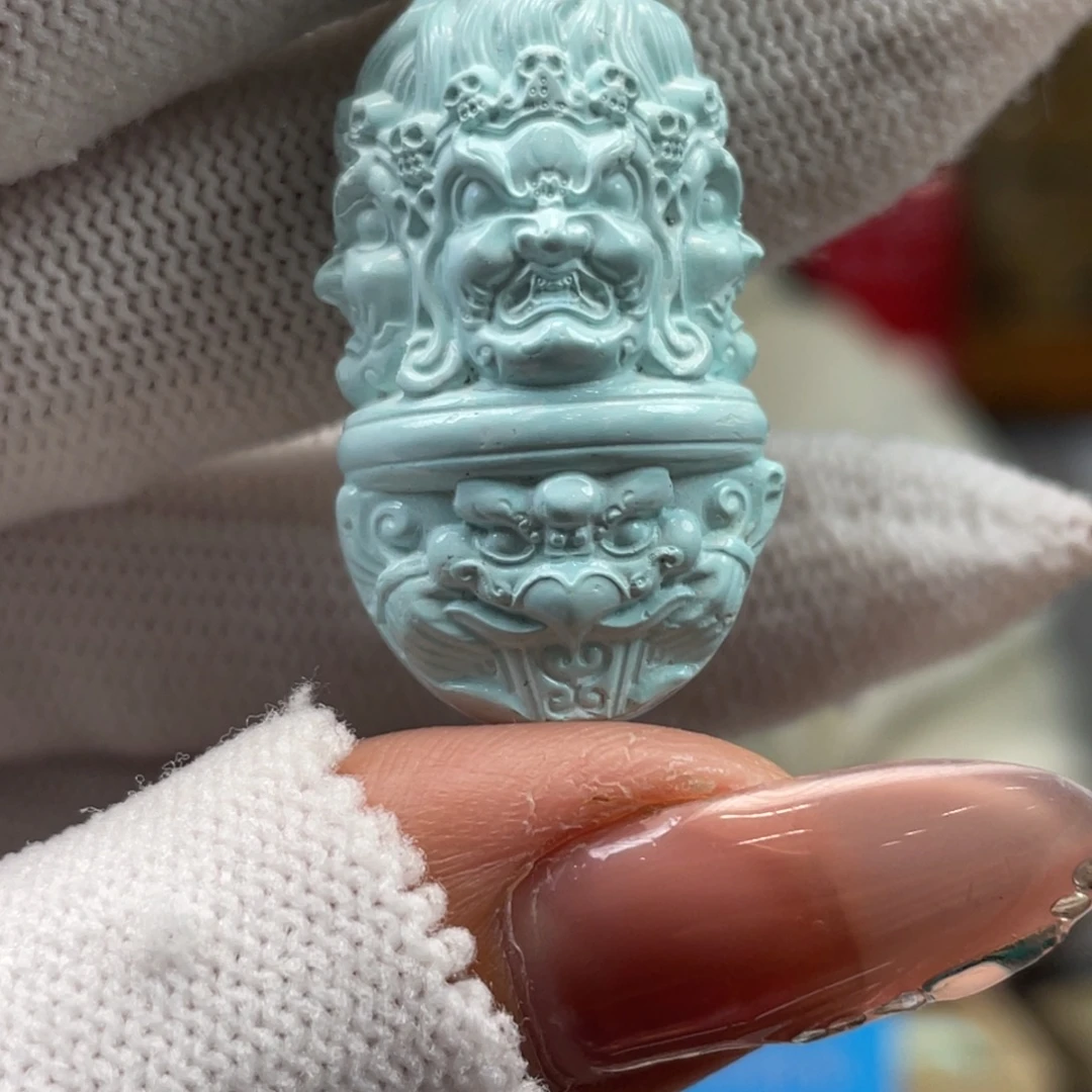 宁****绿松石未镶嵌挂件