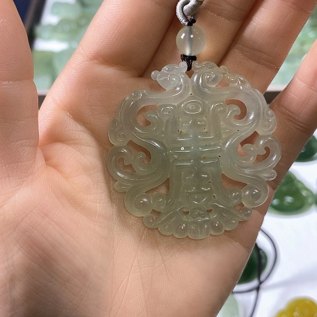 蛇纹石玉未镶嵌颈饰