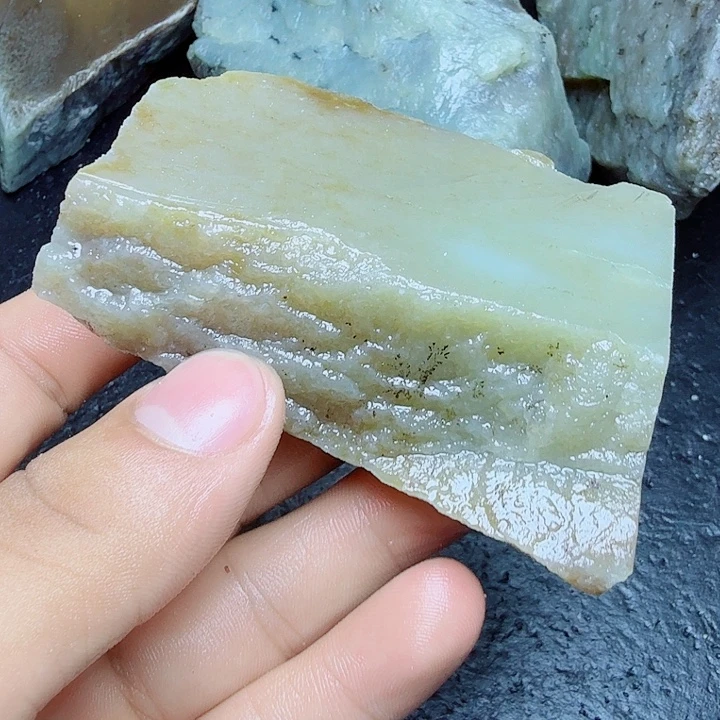 和田玉（糖玉）未镶嵌珠宝奇石