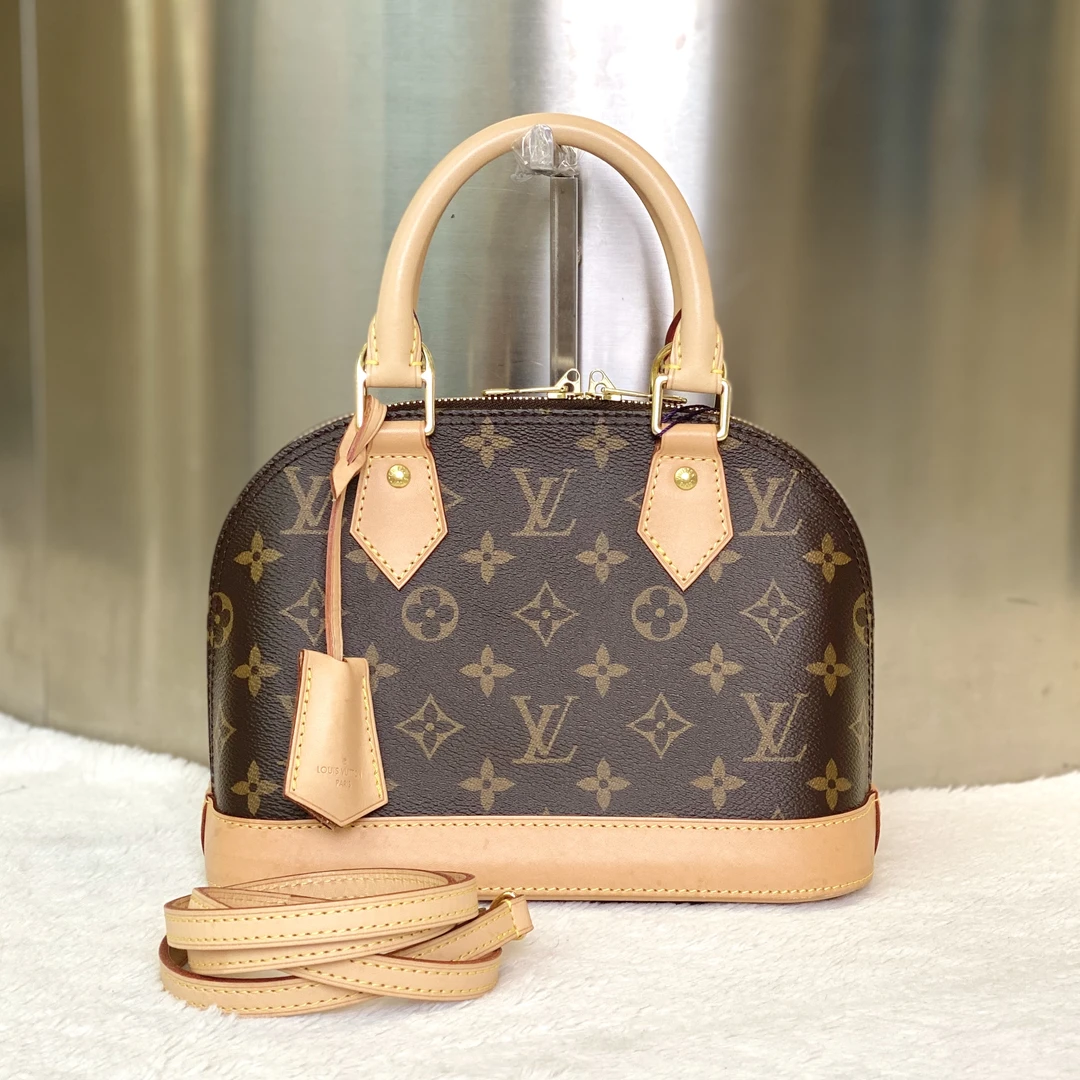 99新 LouisVuitton/路易威登 99新古有LV贝壳包alma bb包1847