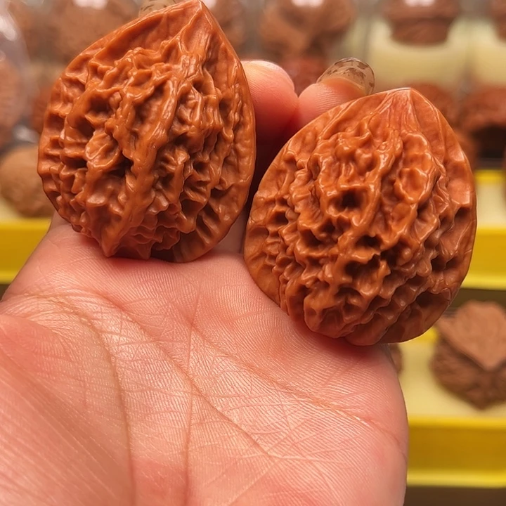 文玩核桃把件九龙筋