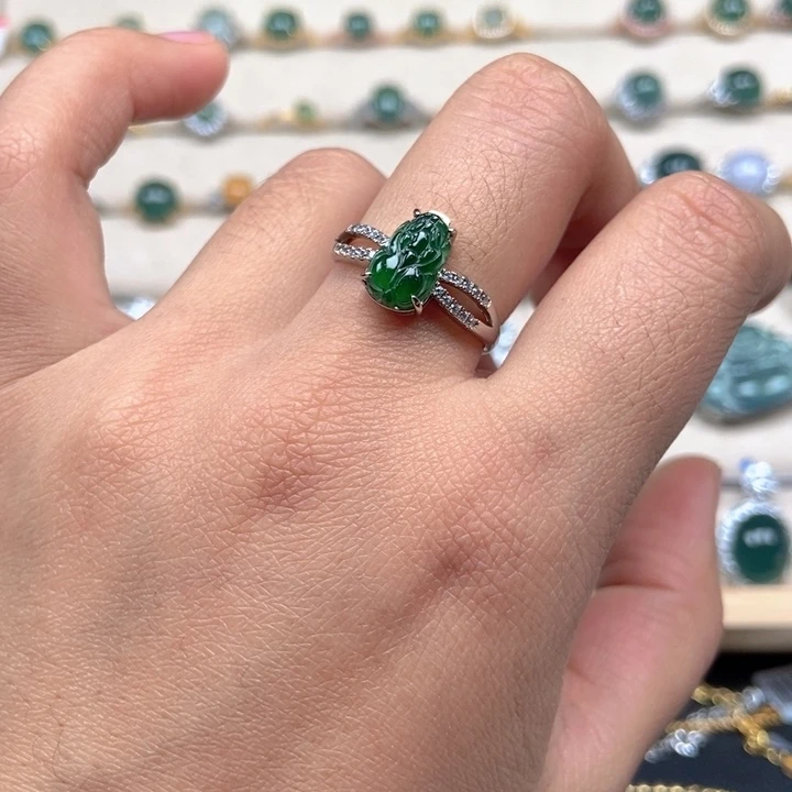 翡翠未镶嵌戒指戒指