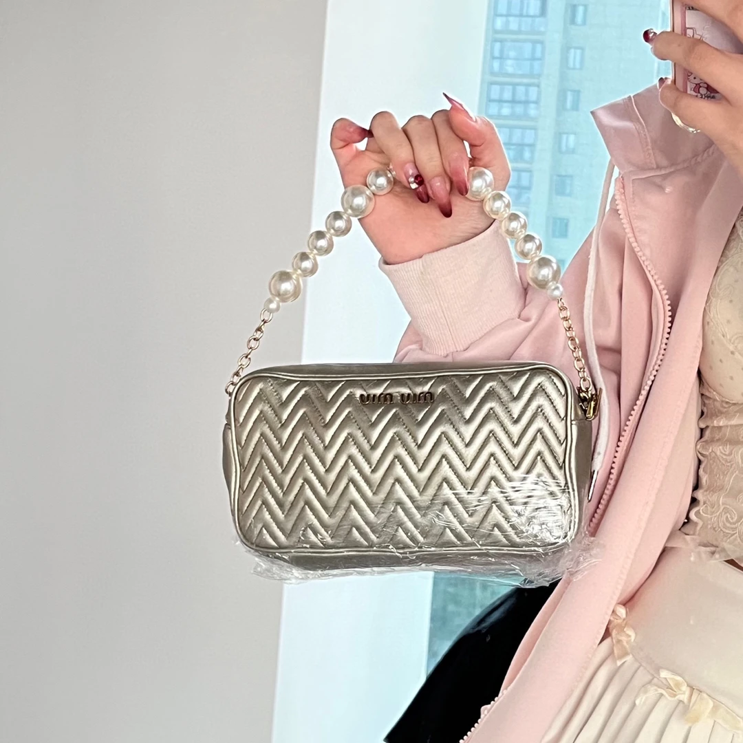 95新 MIU MIU/缪缪 miumiu香槟浅金色相机包珍珠链条手提包