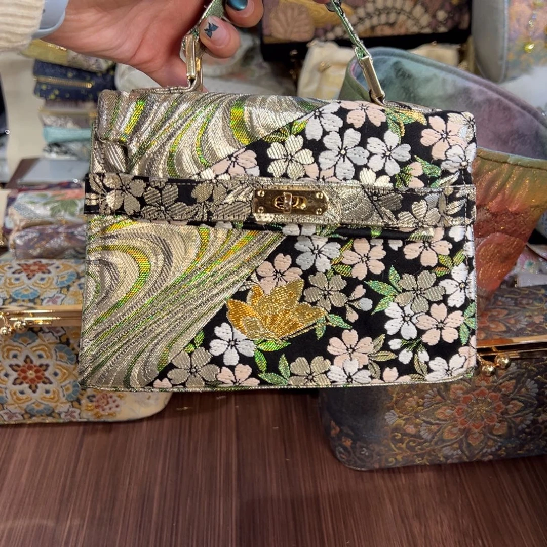 杰***咪织绣小号凯莉福利不退换