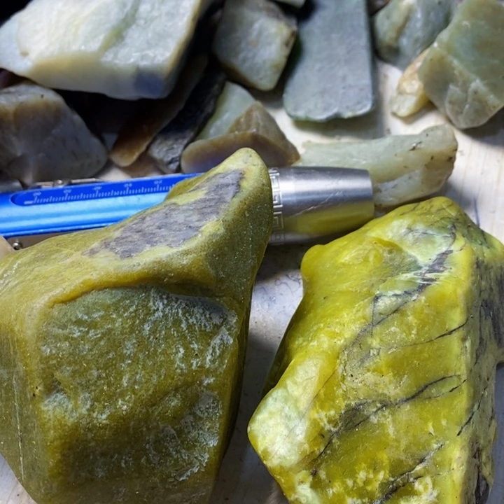 透闪石质玉珠宝半成品未镶嵌用****1
