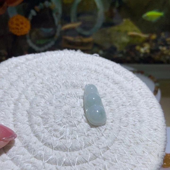 颈饰未镶嵌翡翠豆子