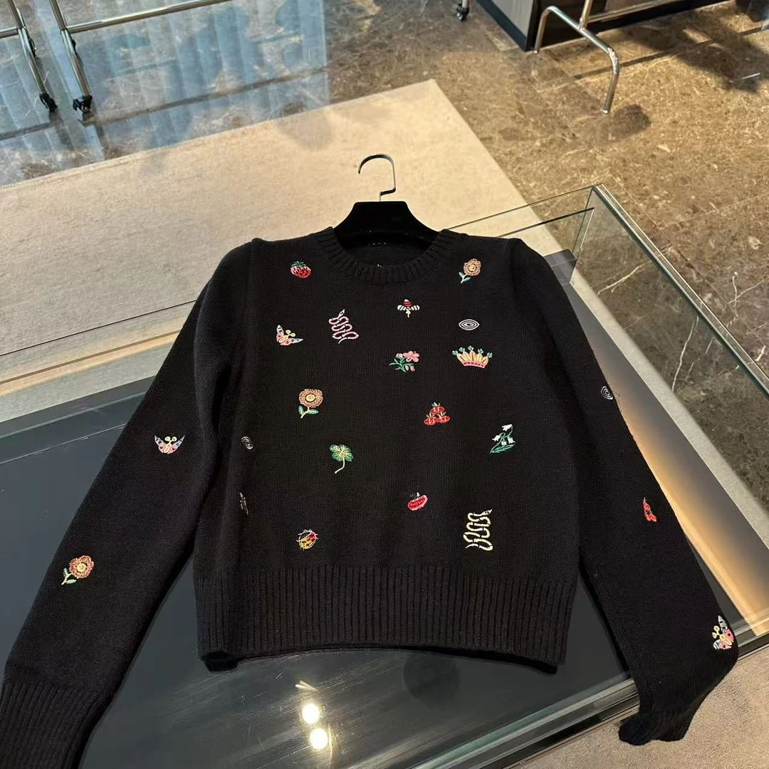 慵懒风重工刺绣宽松套头毛衣 J000064