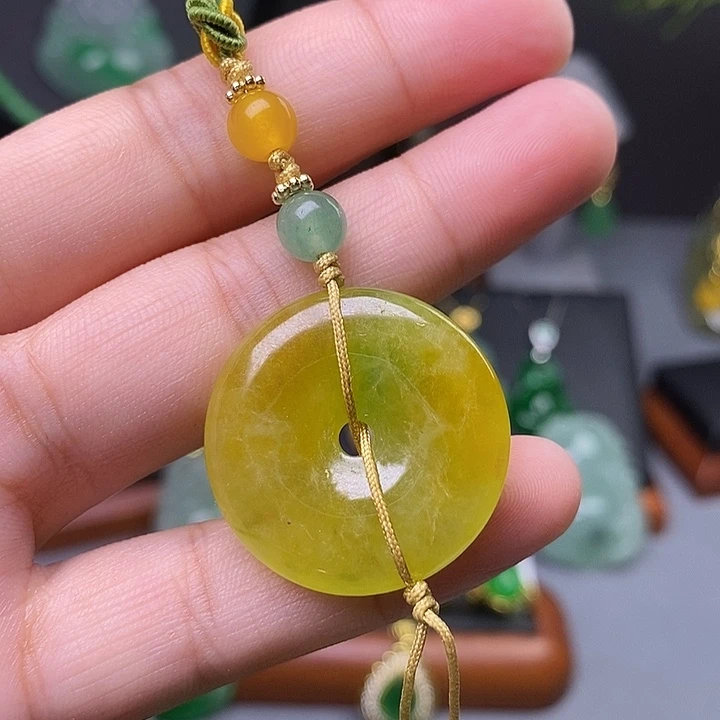 吊坠(赠链)未镶嵌翡翠