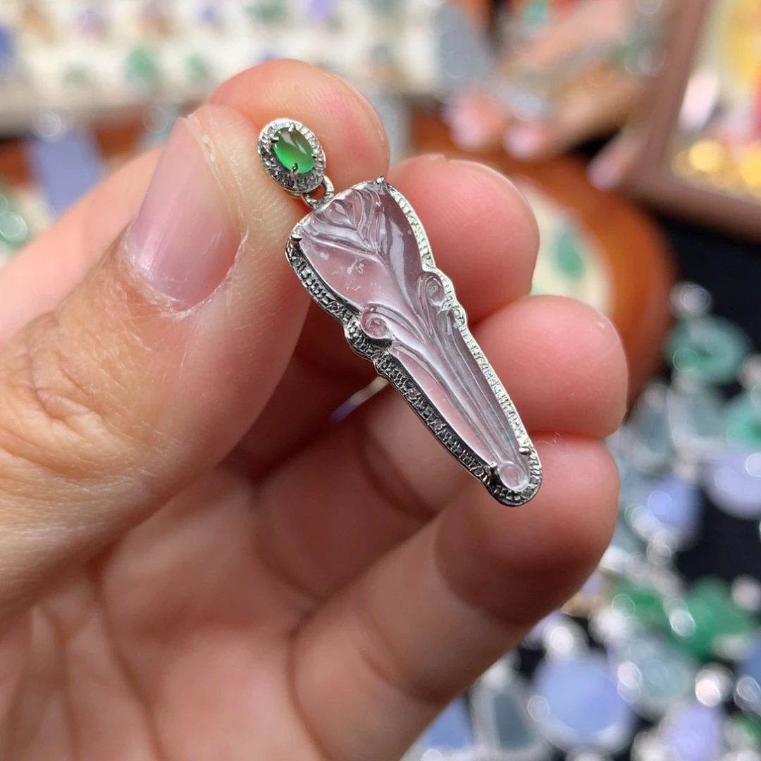 吊坠(不含链)18K金镶嵌翡翠